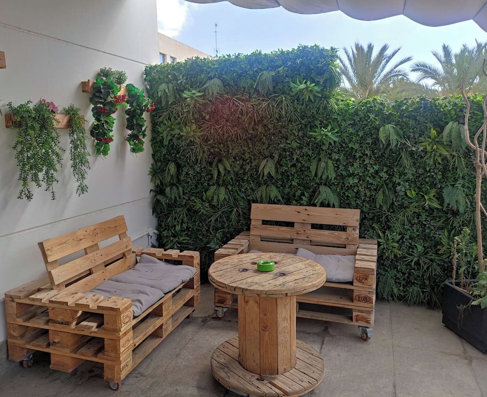 Travelodge Alicante Puerto 54/82