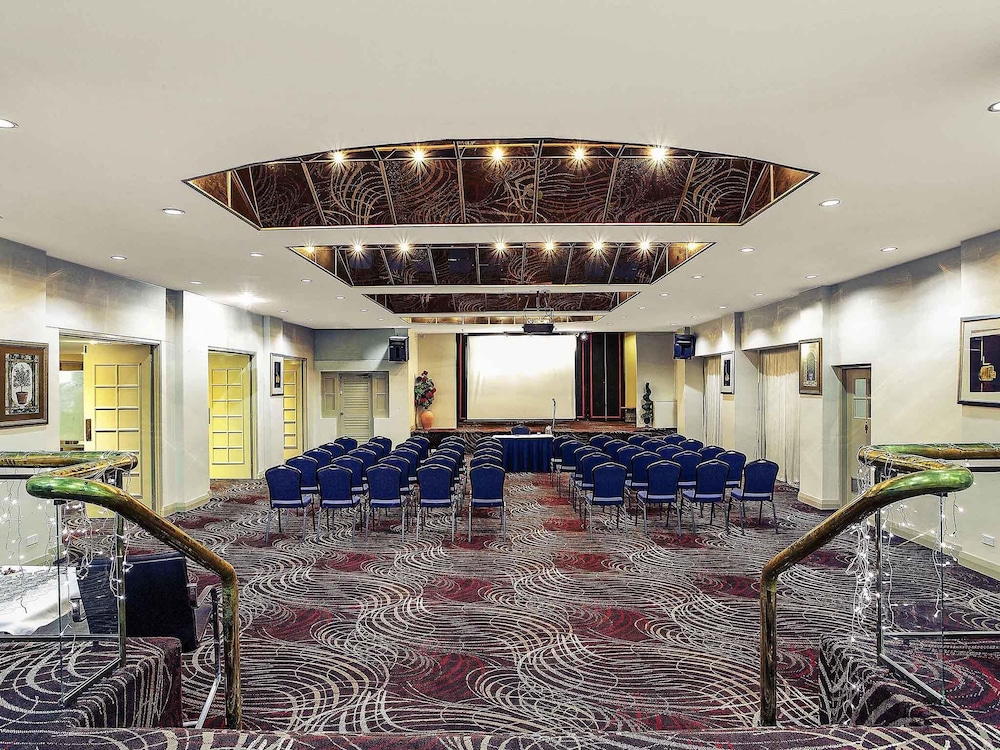 Mercure Maitland Monte Pio 11/50