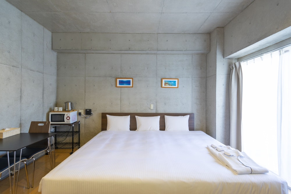 Naha-West Inn 37/72