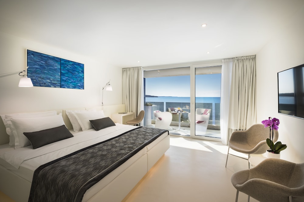 Rivalmare Boutique Hotel 8/50
