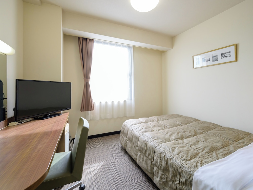Hotel Econo Fukui Ekimae 5/50