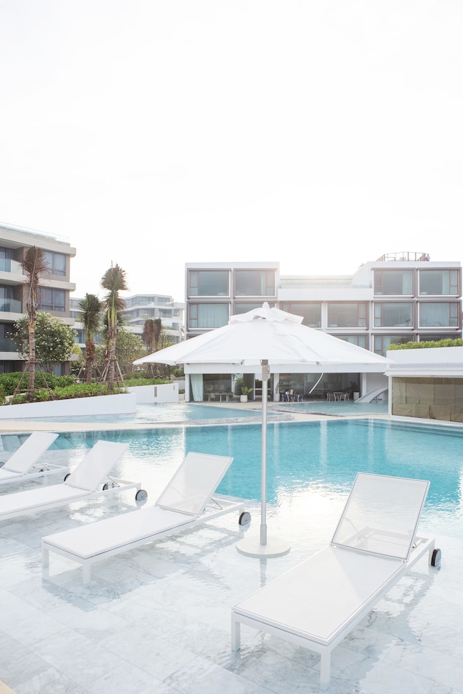 VERSO Hua Hin - a Veranda Collection 25/50