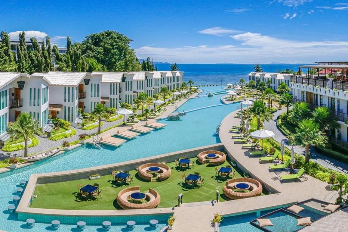Vannee Golden Sands Beachfront Resort 18/24
