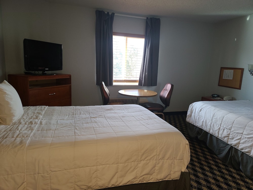 MCM Elegante Suites 4/37