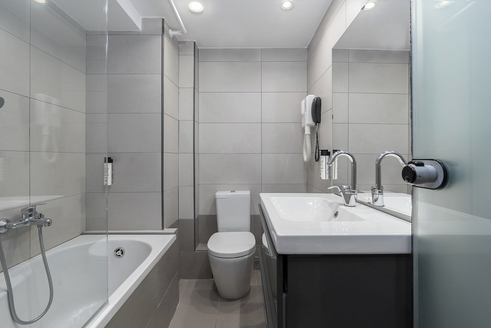 Piraeus City Hotel 55/63