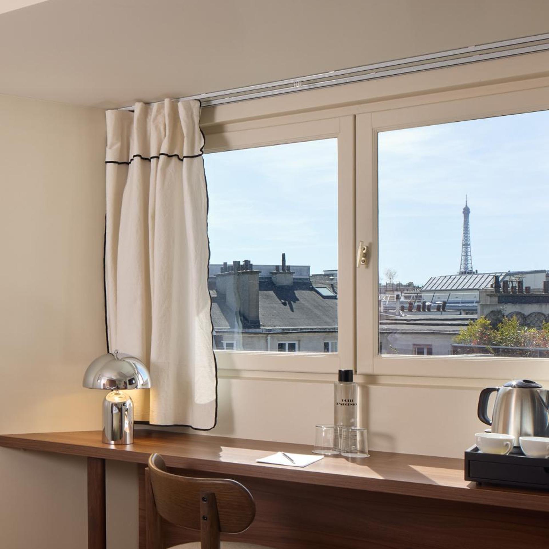 Room, King Bed, Eiffel View، HOTEL D'ARGENSON 6/6