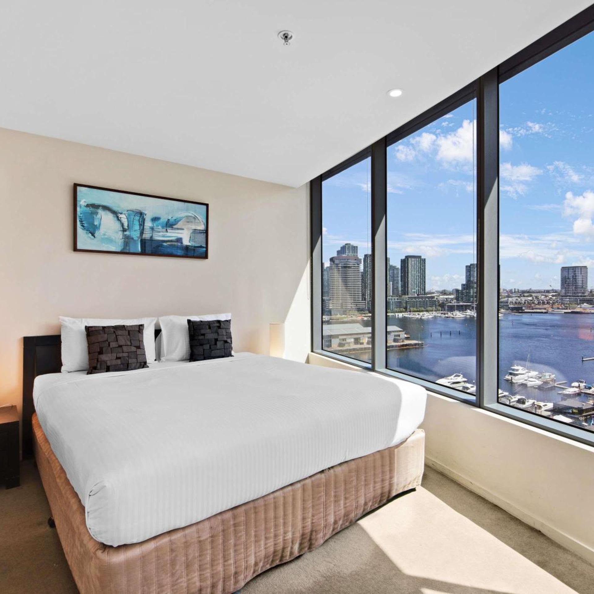 1 Bedroom, Apartment, King Bed, Water View, Balcony