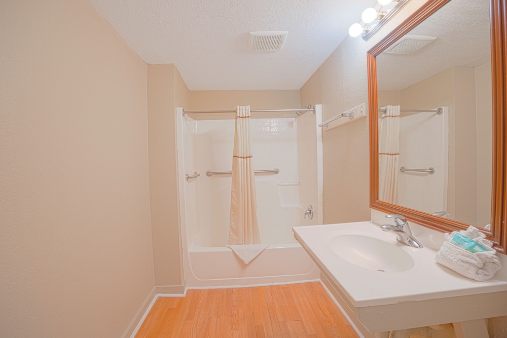 Liberty Garden Inn By Oyo Kissimmee Near Disney World 47/49