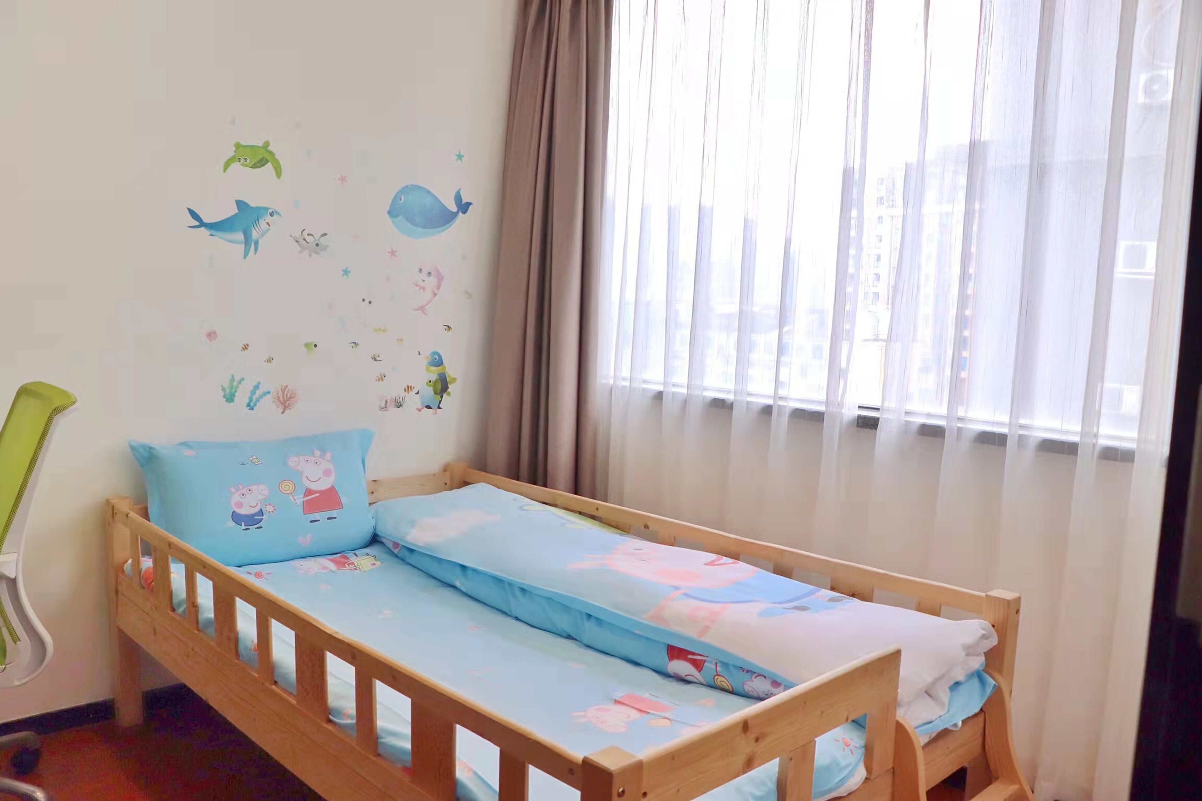HOLIDAY INN EXPRESS CHENGDU WUHOU 24/48