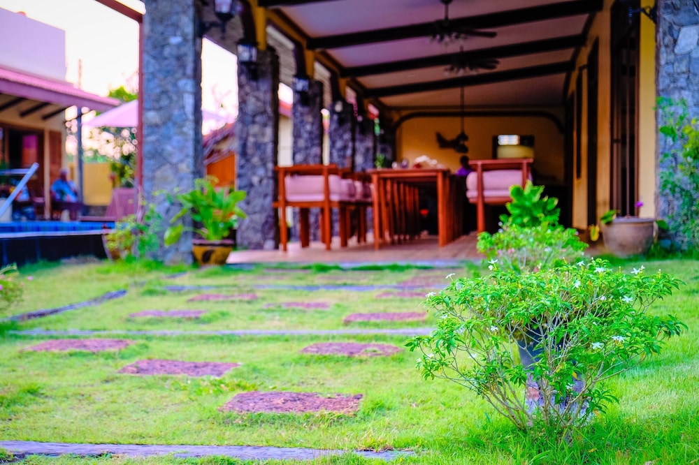 Taratai Villa 11/57