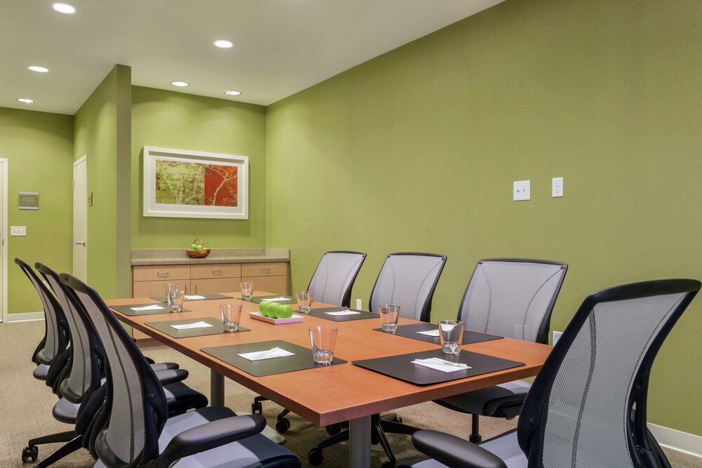 Home2 Suites by Hilton Canton 45/48