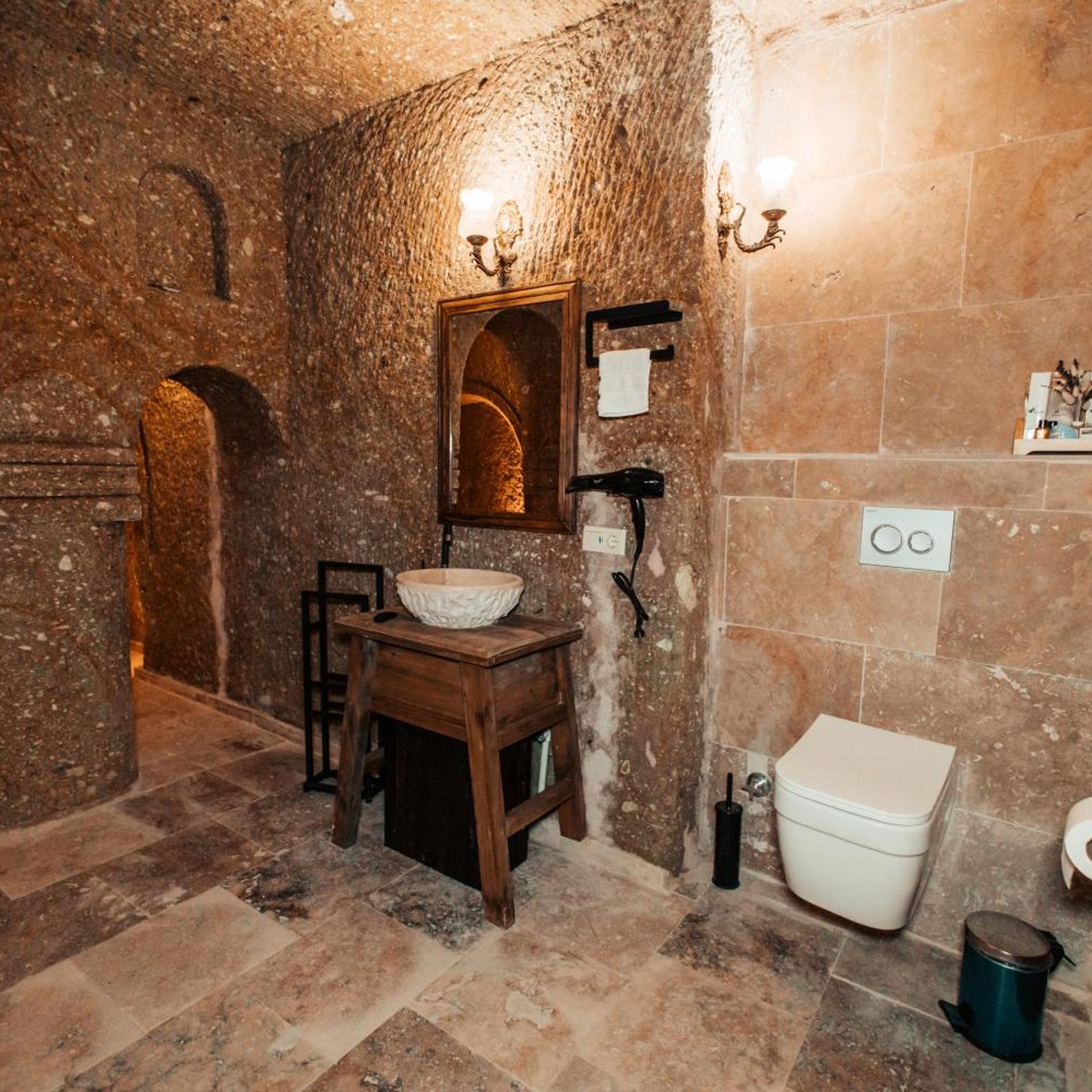 Vanessa Cave House 47/49