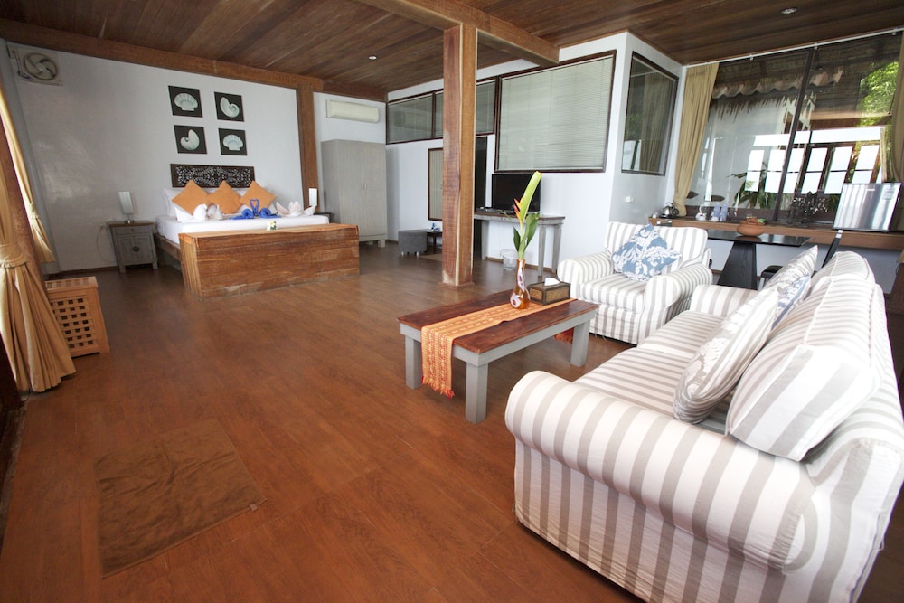 Milky Bay Resort 59/81