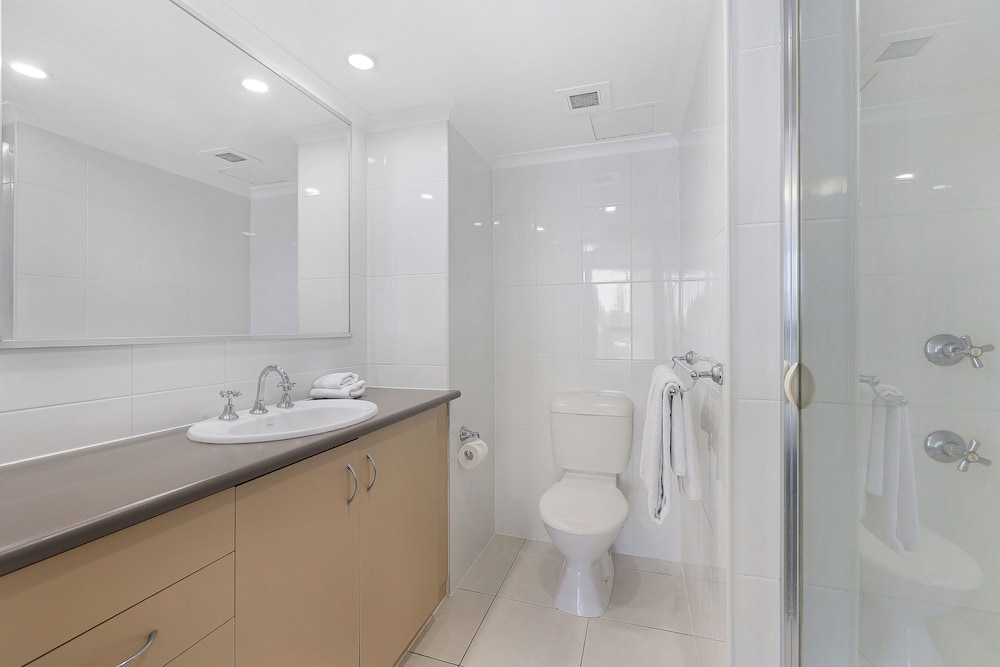 ULTIQA Beach Haven on Broadbeach 49/50