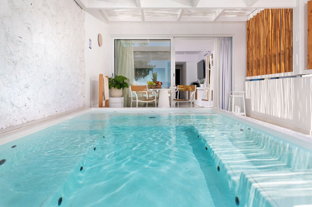 Dimitra Beach Hotel and Suites 51/76