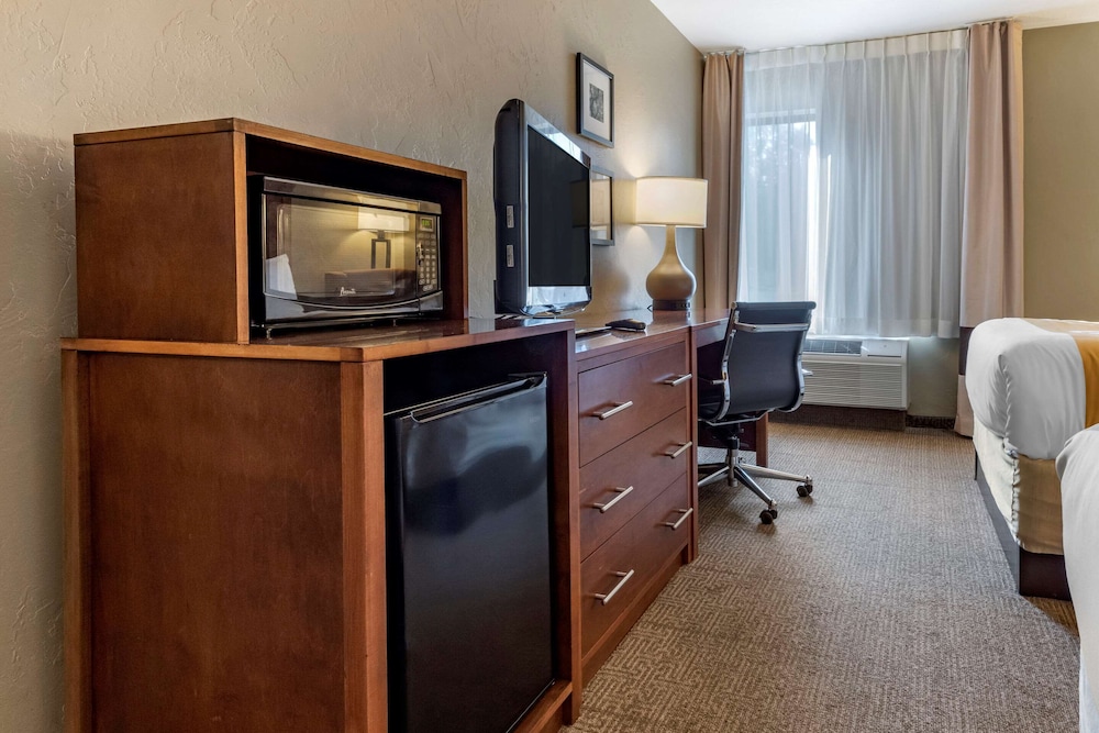 Quality Inn Dover OH 36/42