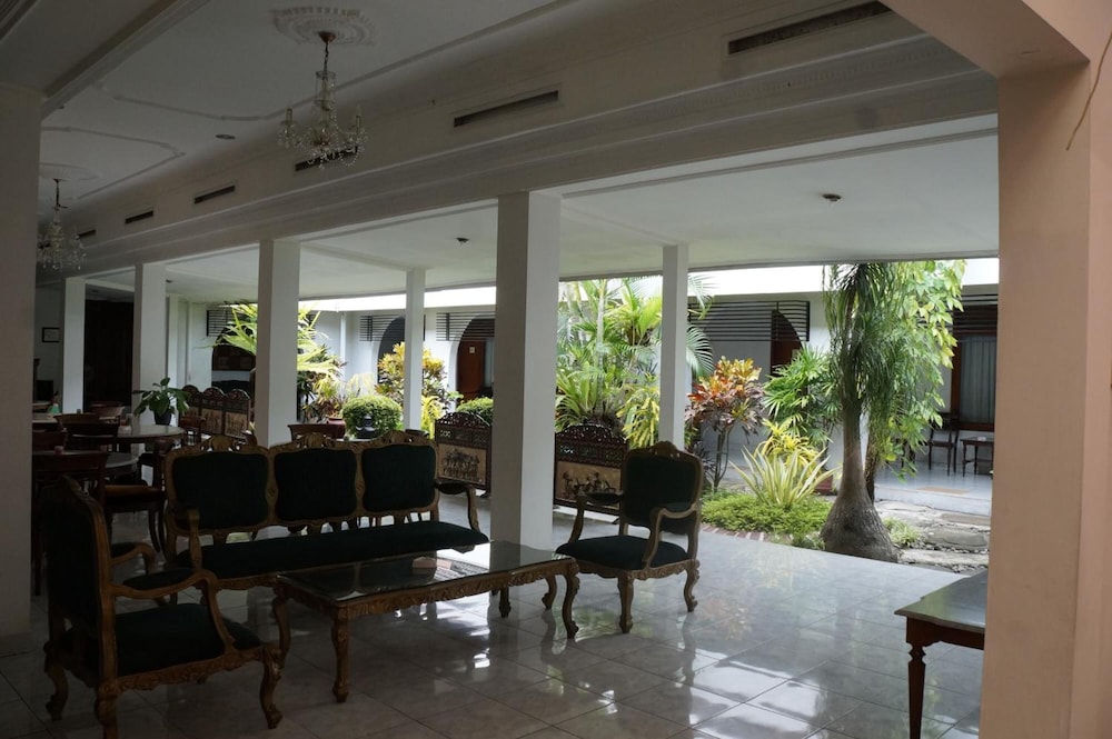 Hotel Kirana 48/54