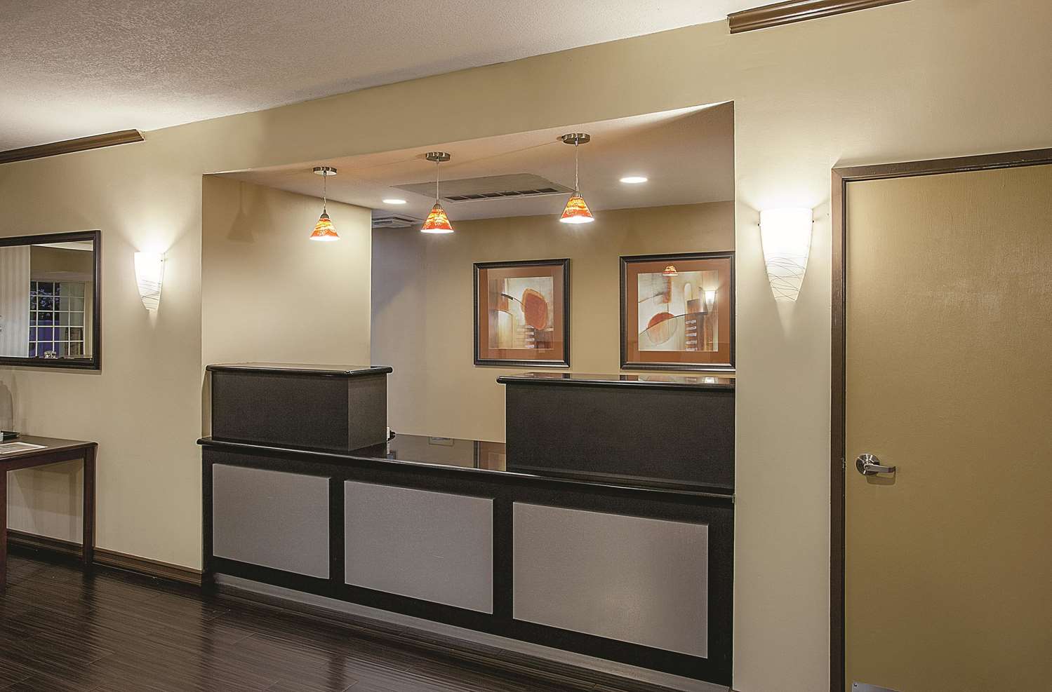 La Quinta Inn & Suites by Wyndham Davis 9/41