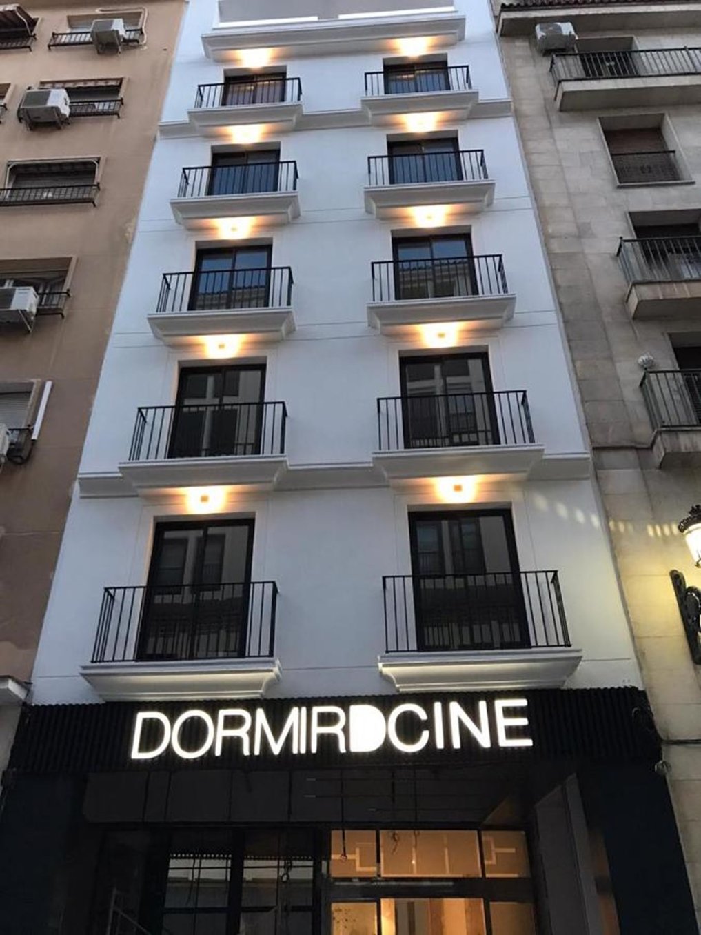 DormirDCine Alicante in ALICANTE - COSTA BLANCA