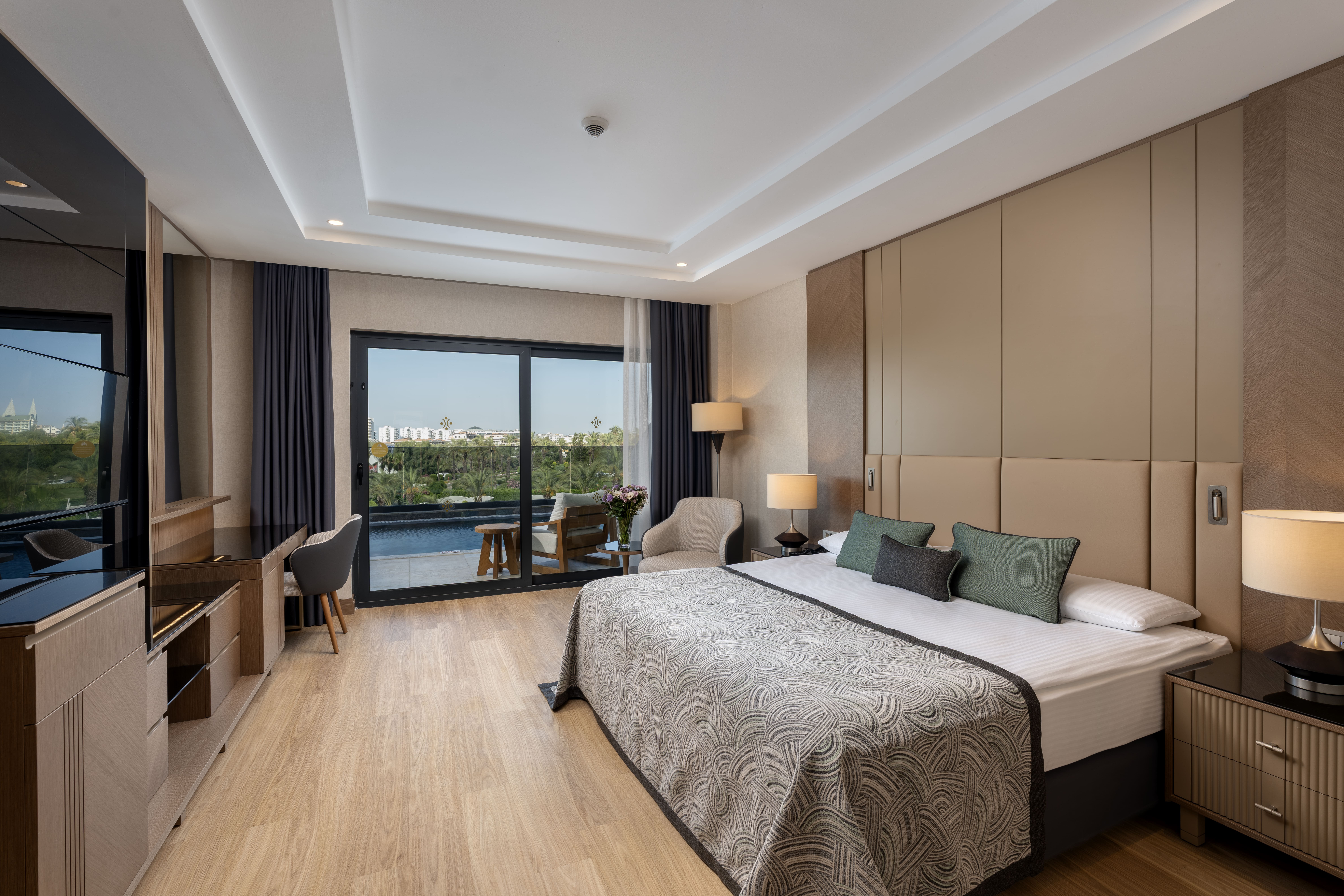 Swim Up, Family, Suite، Miracle Resort Hotel 3/6