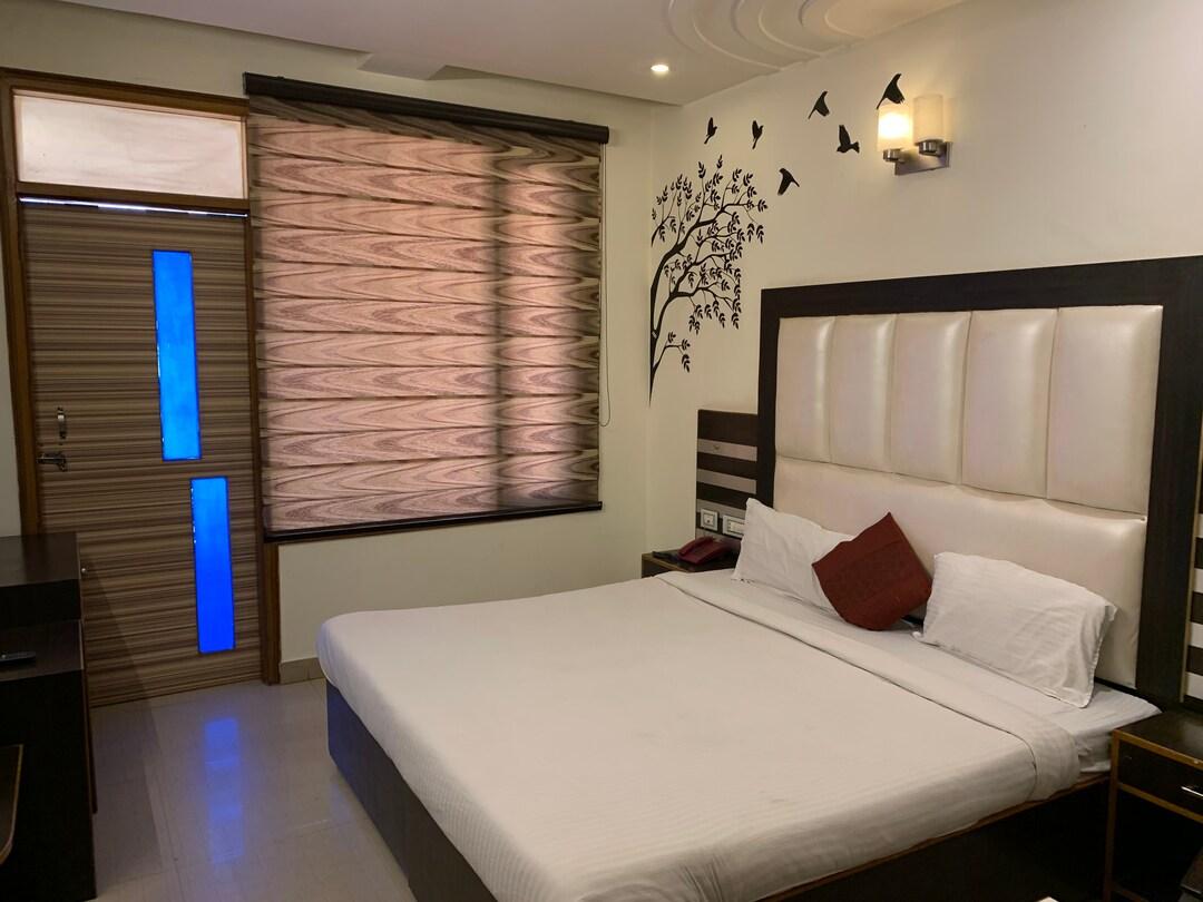 Super, Deluxe, Double Bed, Balcony