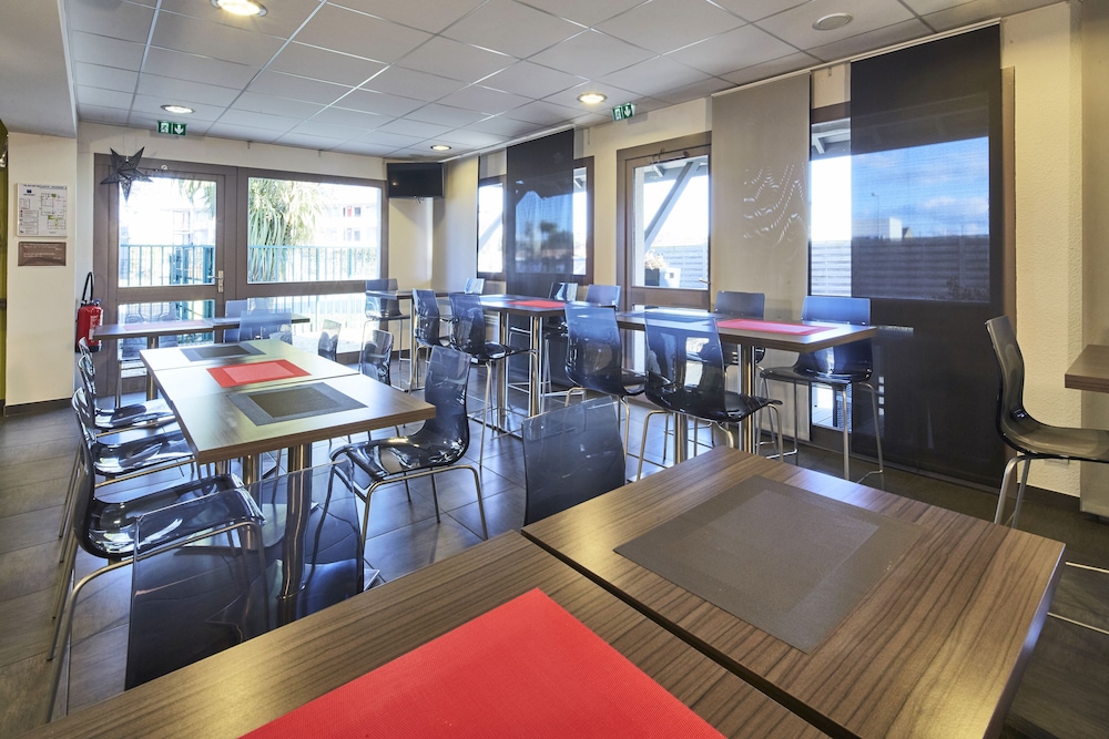 restaurant-cafeteria