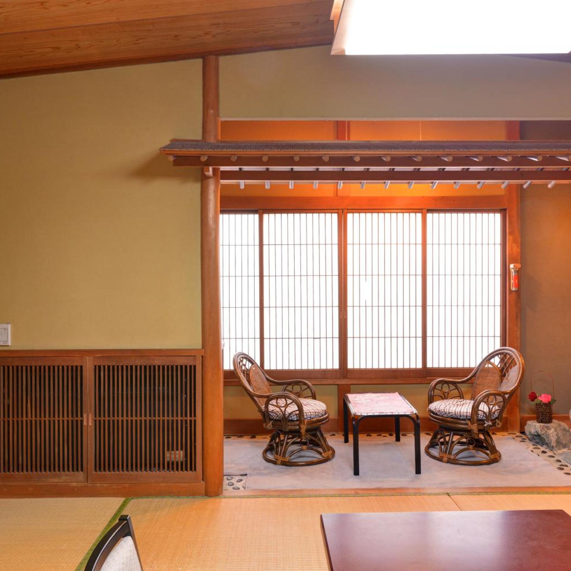 Kappo Ryokan Shiroyama 50/50