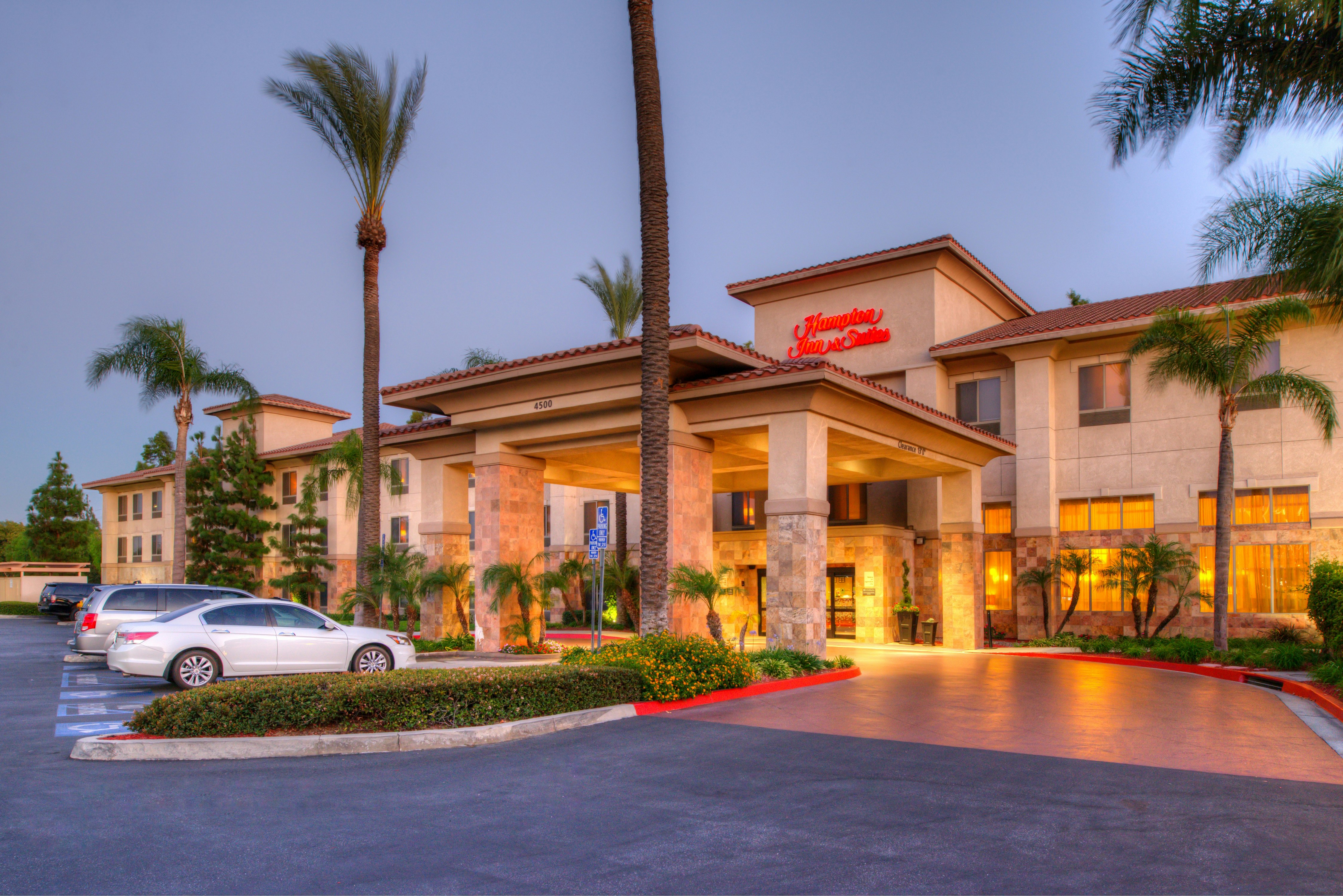 Hampton Inn Suites Ontario 56/60