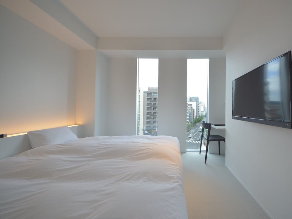 ROOM, TWIN BEDS
