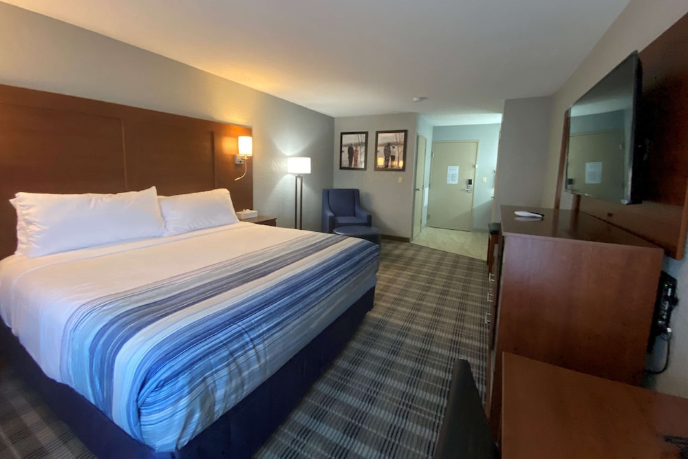 AmericInn by Wyndham Williamsburg 18/50