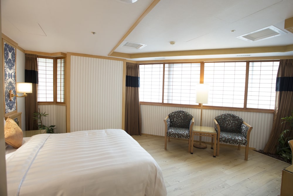 Silken Hotel 26/63