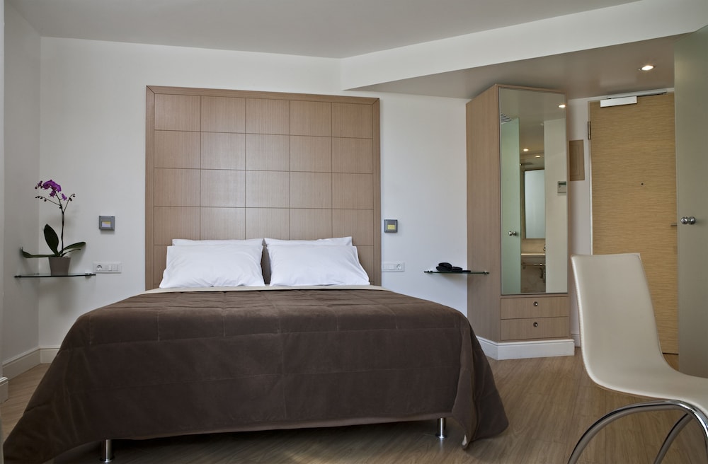 Chic Hotel 13/45