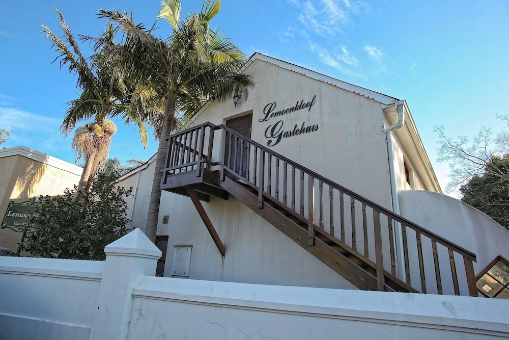 Lemoenkloof Guest House 1/50