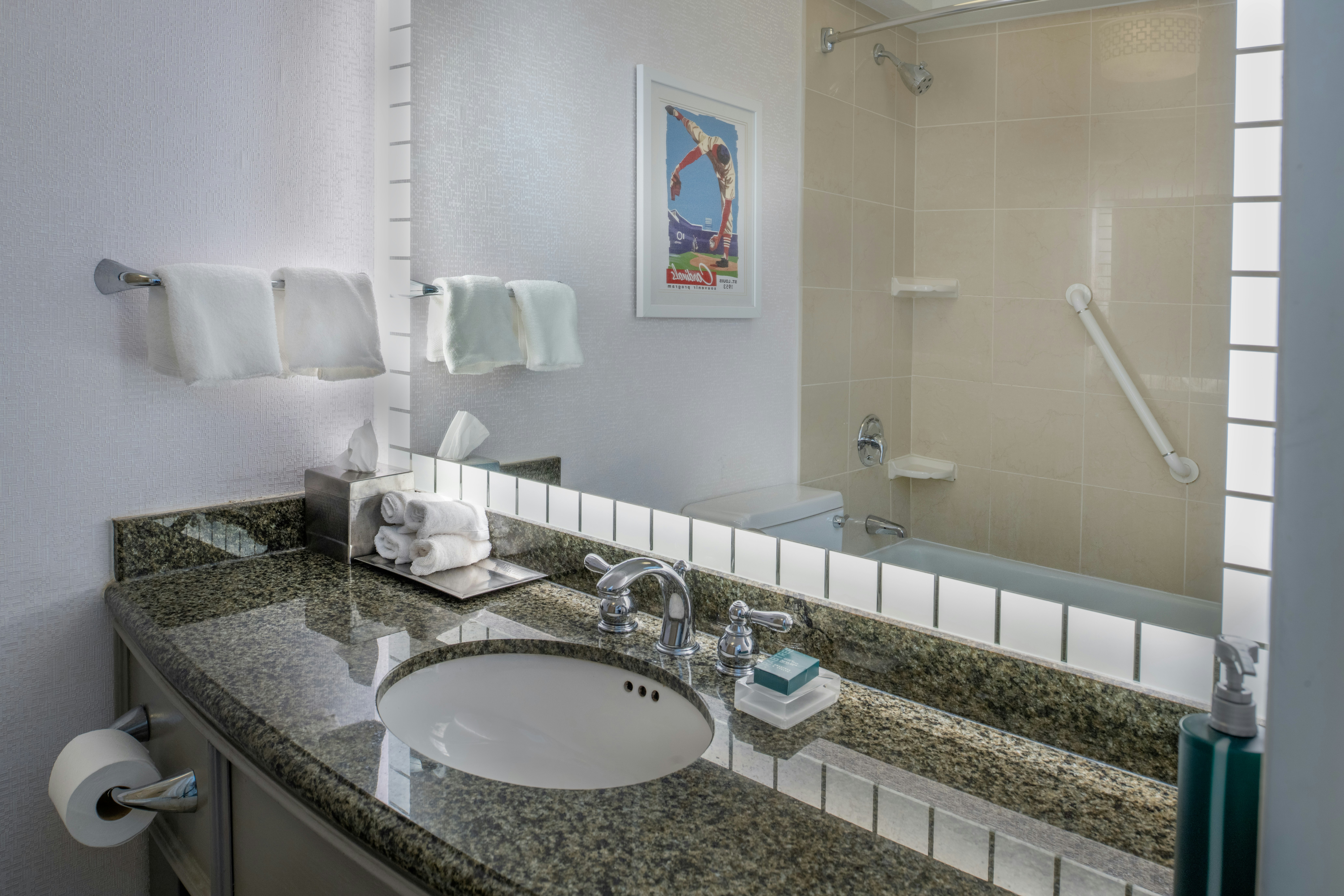1 King Bed Cityview