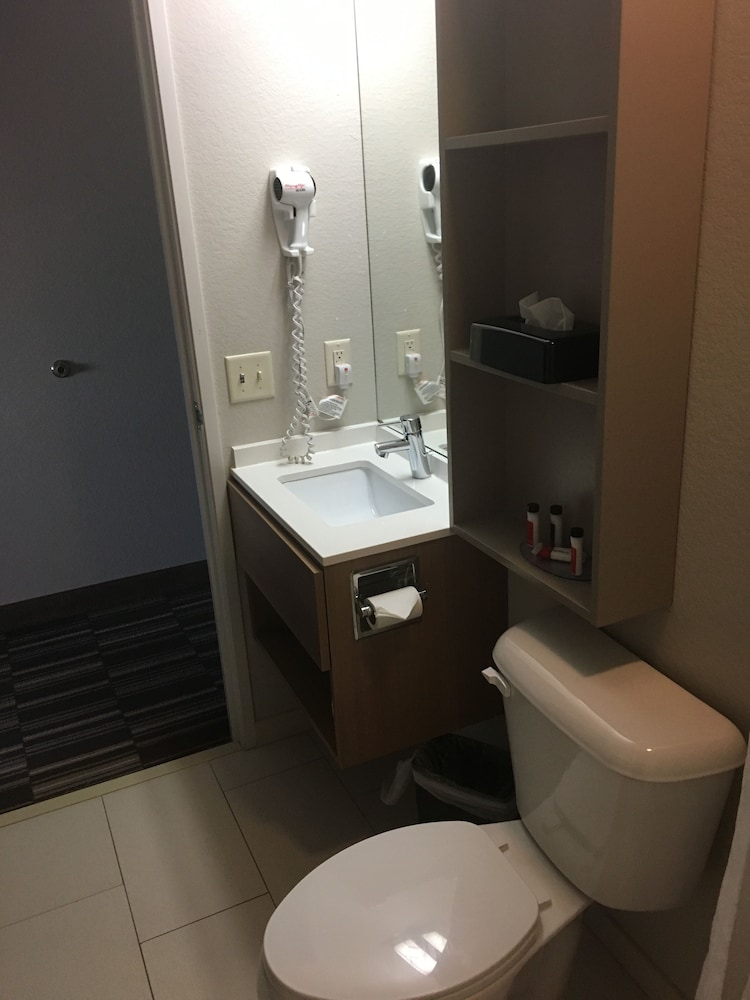 Microtel Inn And Suites By Wyndham Moorhead Fargo Area 21/39