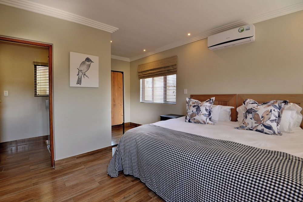 River Place Lodge 6/50