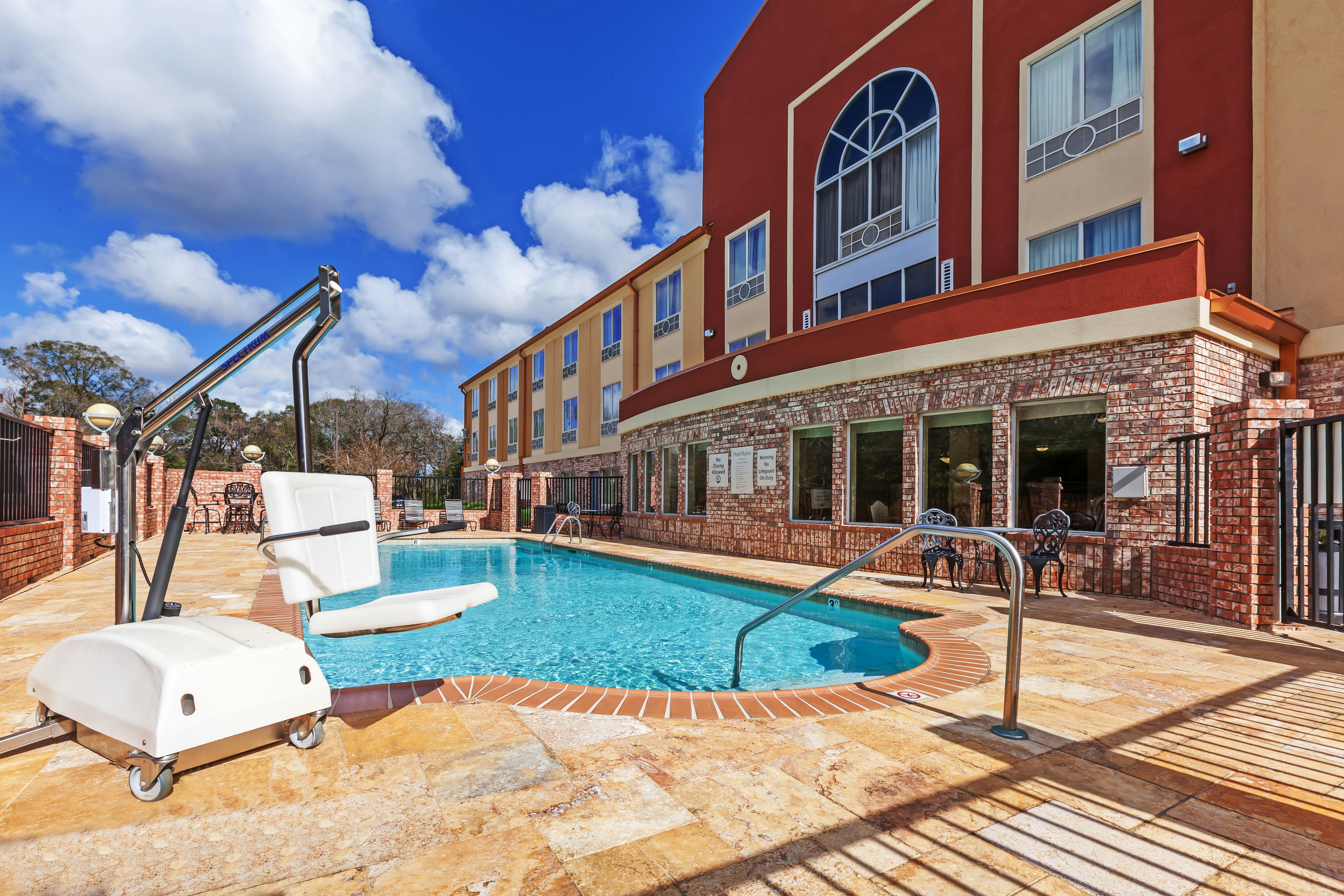 Holiday Inn Express Hotel And Suites Lafayette South 37/39