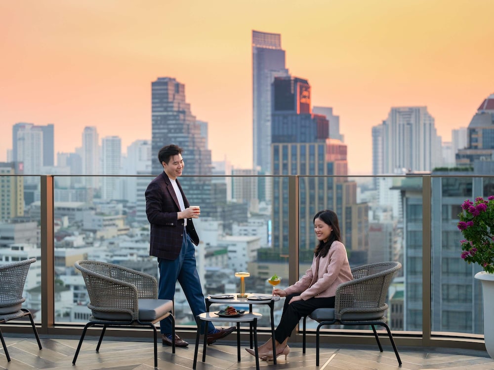 Mercure Bangkok Surawong 60/64