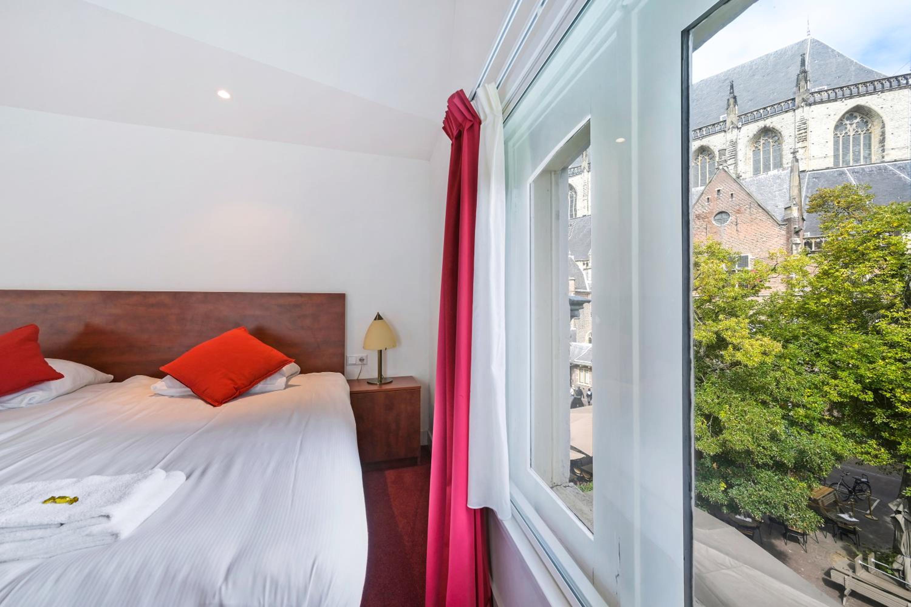 Suite, City View