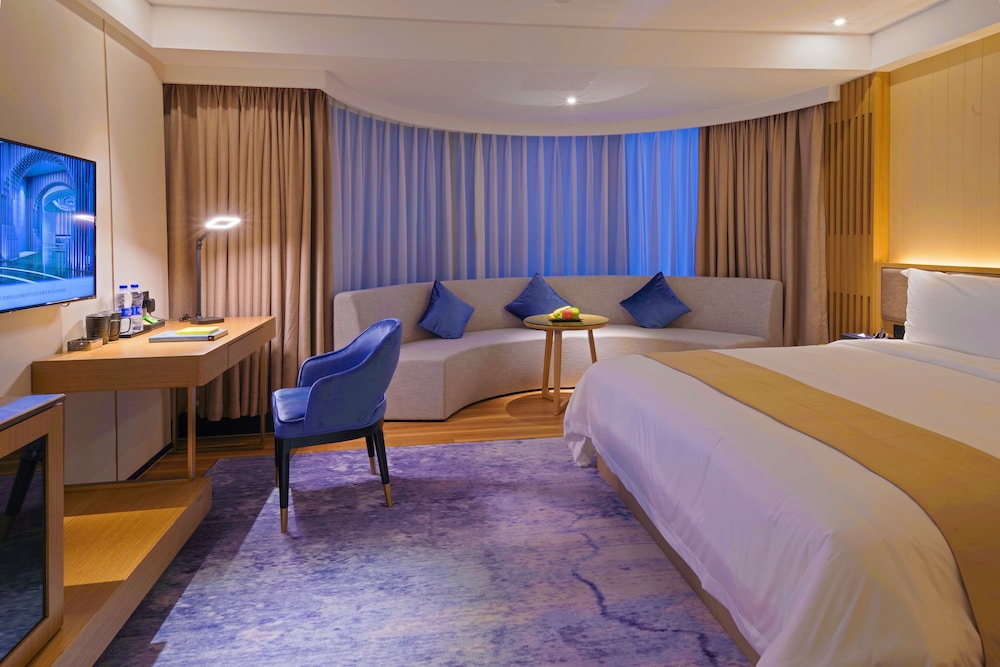 Superise Hotel 5/40