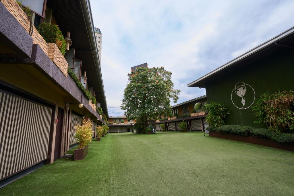 Victoria Court Canley 49/53