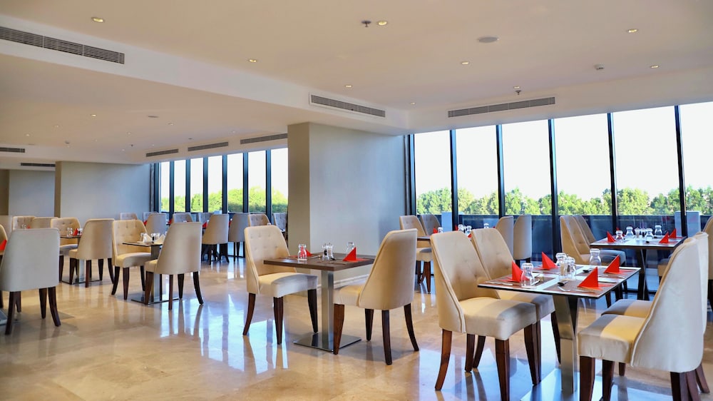 Five Seasons Hotel 36/50