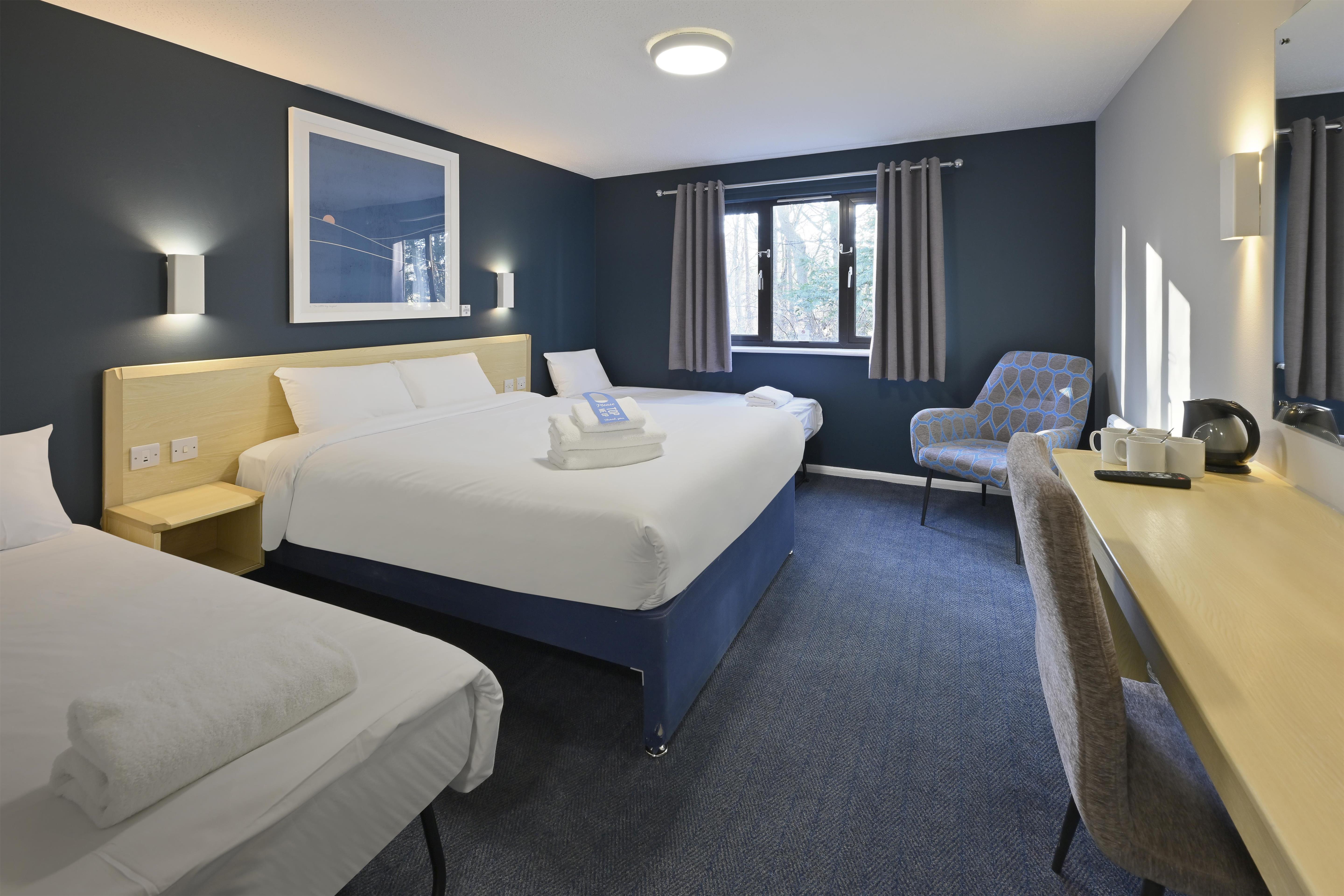 Travelodge Edinburgh Dreghorn 6/20
