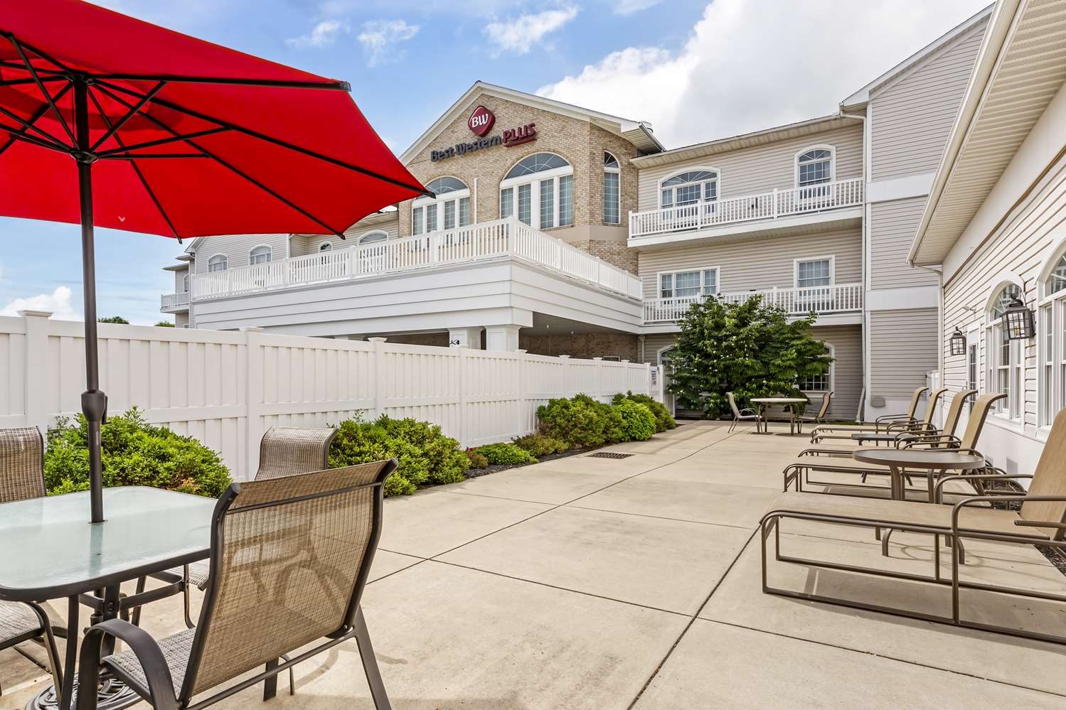 Best Western Plus Dutch Haus Inn And Suites 48/48
