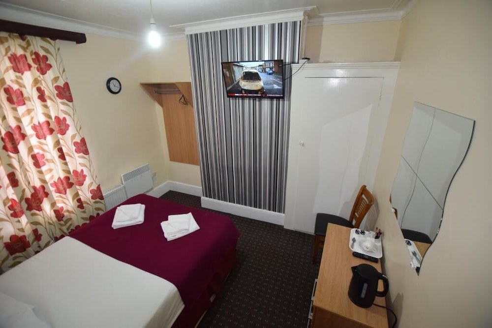 Woodlands Lodge Ilford 23/50