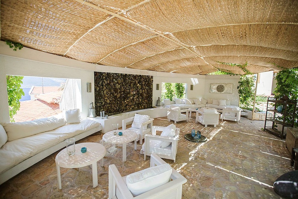 Lycia Hotel 42/65