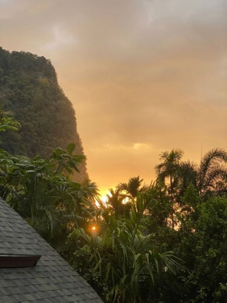The Scene Cliff View Villas 74/77