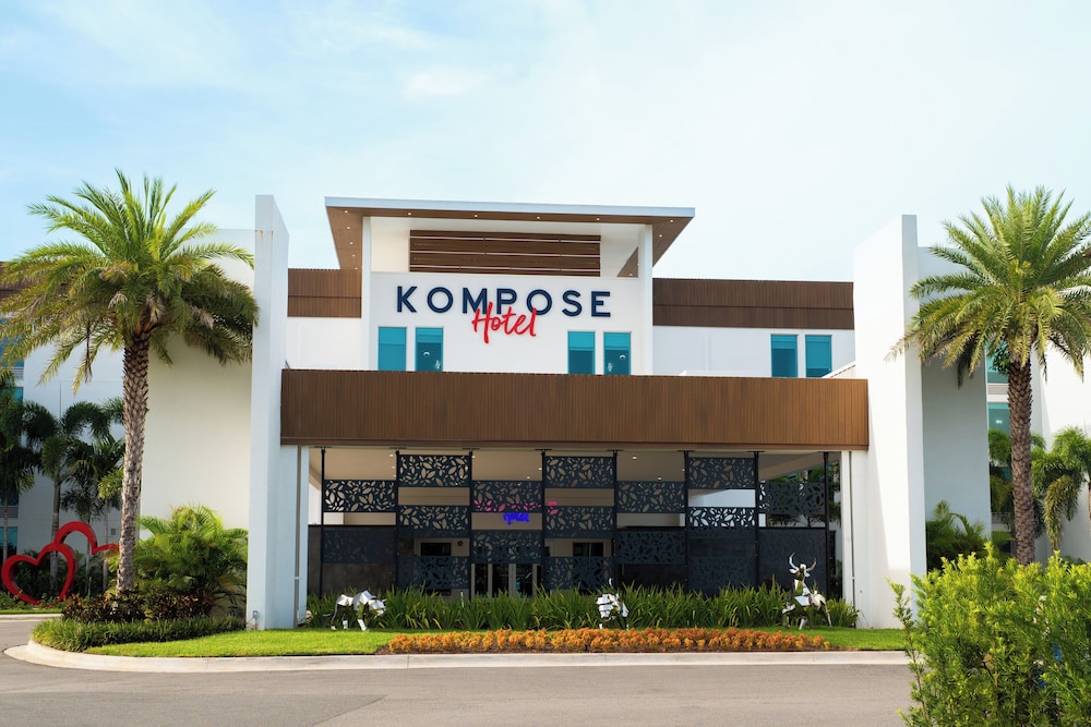 Kompose Boutique Resort at Theme Parks 1/55