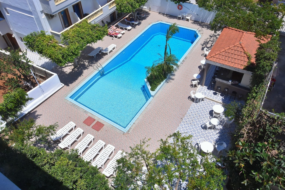 D And D Resort 31/33