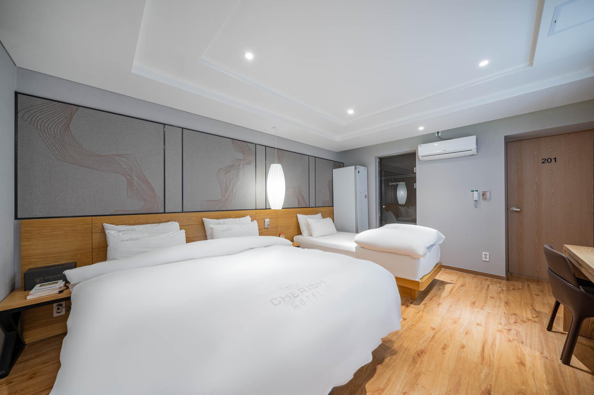 Room, Twin Beds